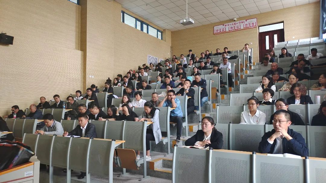 908769768.jpg 图片